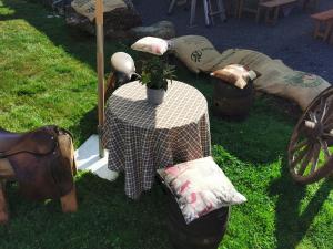 Holzfass Hocker dunkel 0